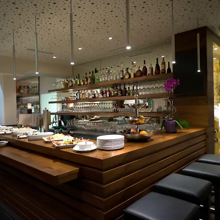 제빌라 프레이버그 4*